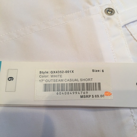 Tail Golf Shorts - Picture 2 of 4